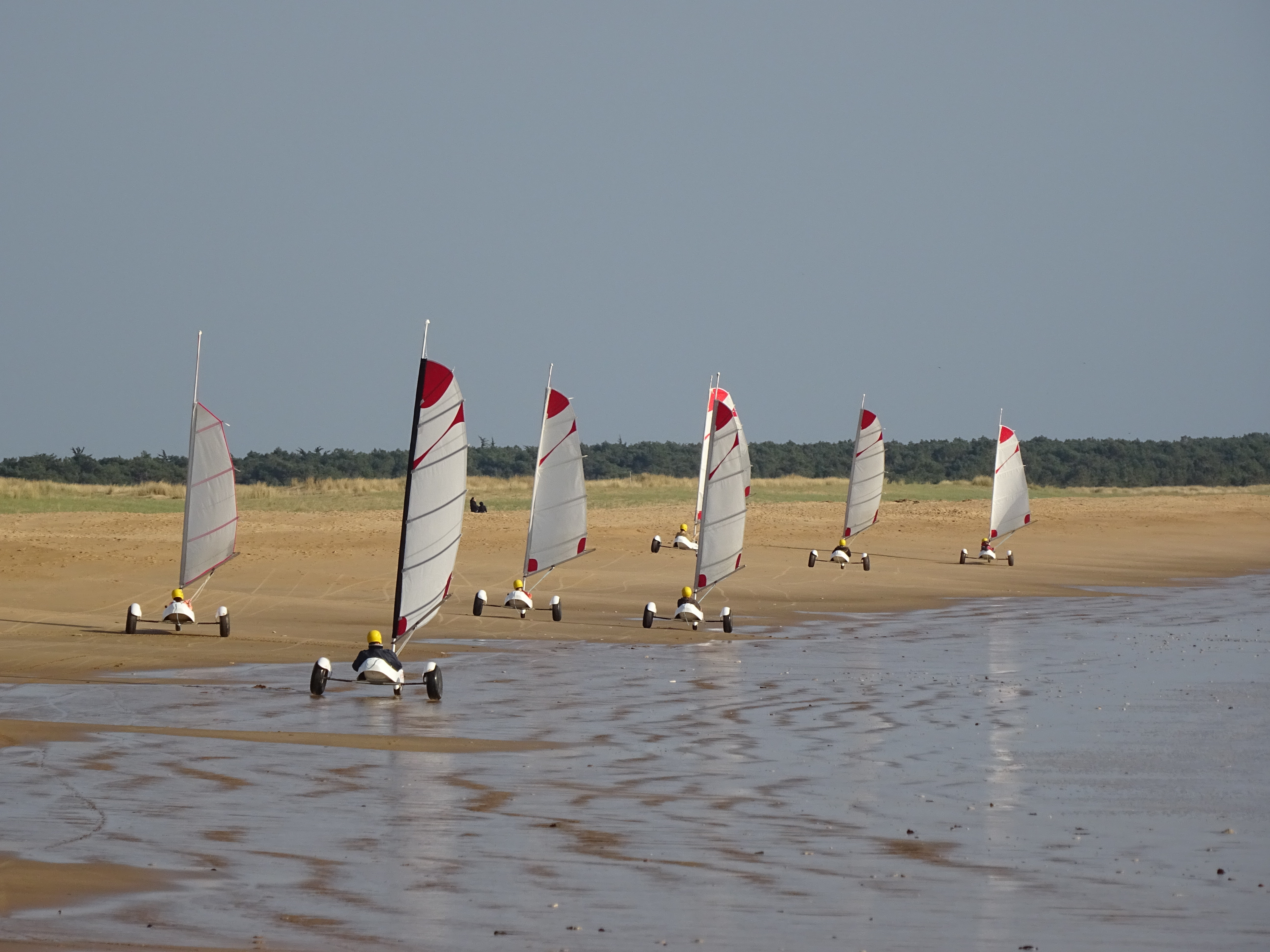 CHAR À VOILE EN FAMILLE LA FAUTESURMER CHAR À VOILE EN FAMILLE LA FAUTESURMER