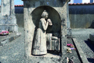 PROMENADE-DECOUVERTE-AU-CIMETIERE-DE-CHARZAIS---UN-PEU-DE-TAPHOPHILIE