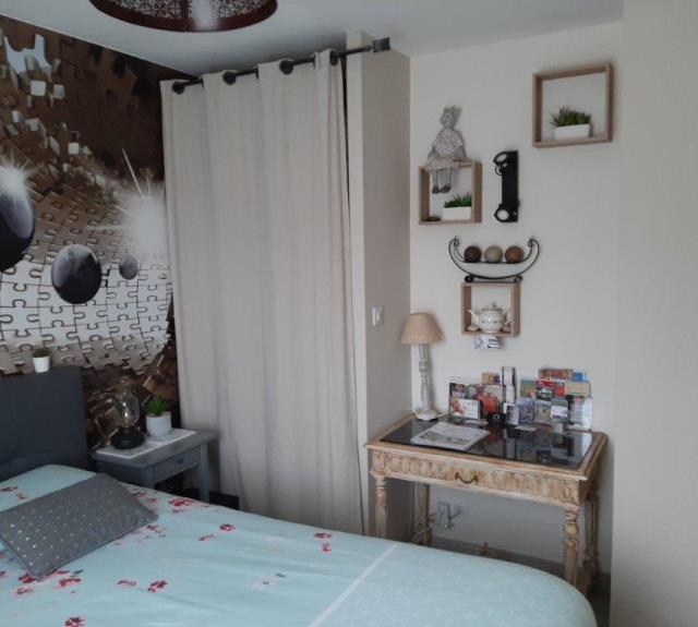 BUREAU ET RANGEMENT DU STUDIO
