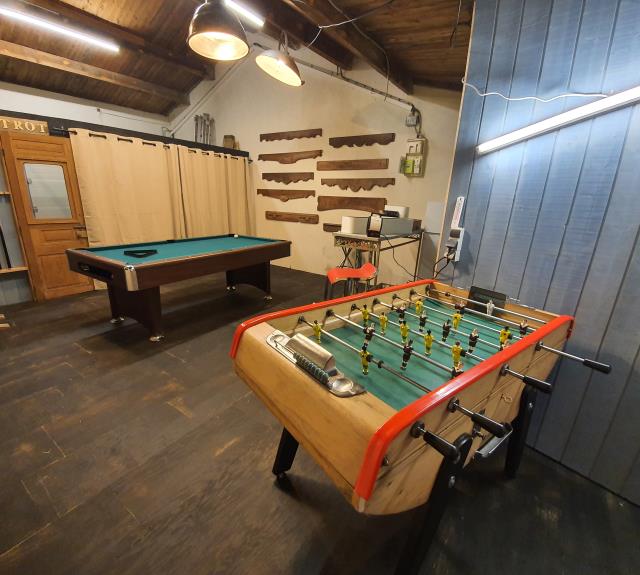  MEUBLÉ AU 26-L'AIGUILLON-LA-PRESQU'ILE-salle de jeux