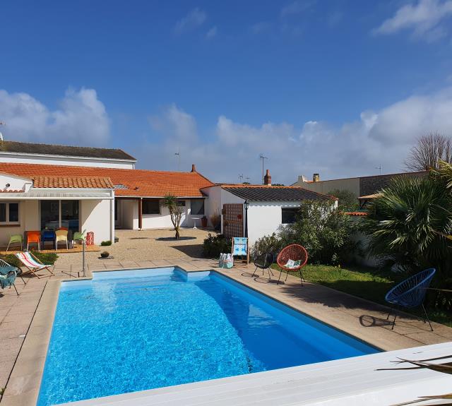 MEUBLÉ AU 26-L'AIGUILLON-LA-PRESQU'ILE-piscine vue d'ensemble