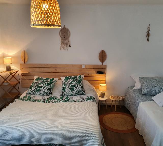  MEUBLÉ AU 26-L'AIGUILLON-LA-PRESQU'ILE-chambre 2