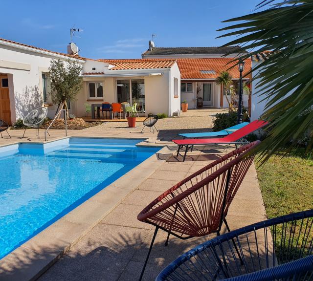  MEUBLÉ AU 26-L'AIGUILLON-LA-PRESQU'ILE-piscine