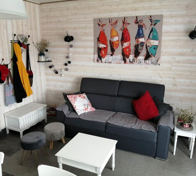  MEUBLÉ CÔTÉ JARDIN-LA FAUTE-SUR-MER-espace salon