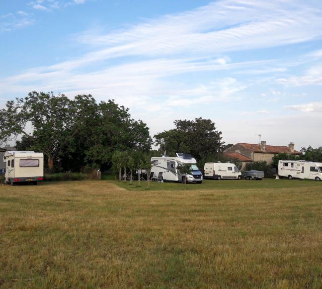 Aire-de-stationnement-camping-car-Les-prairies-de-Pacouinay-oulmes-marais-poitevin-85-accam-e231762b9e624aacb9c53eee0ffde3be