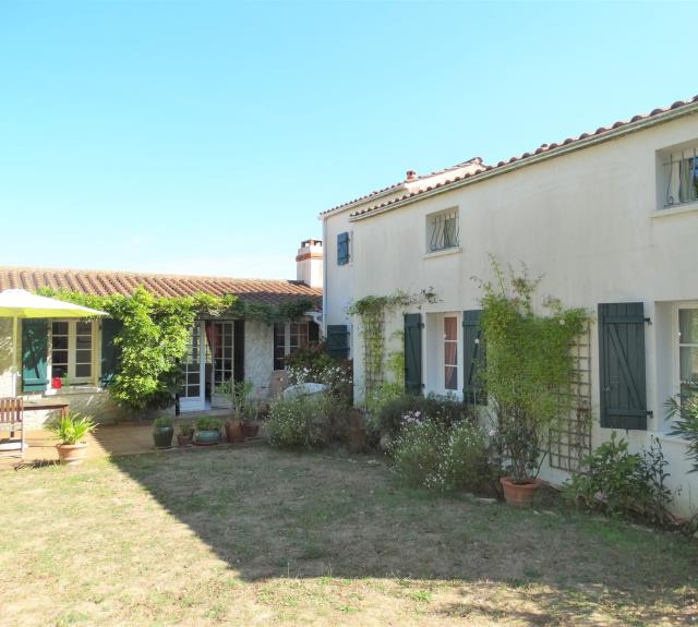 BAIE%20DE%20ROSE%20ext%c3%a9rieur%205