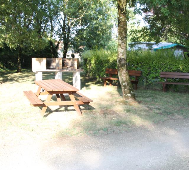 Camping-le-vieux-chene-nalliers-85-hpa (4)