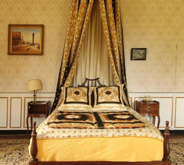 ChateauHallay_chambre_venitienne_4-scaled