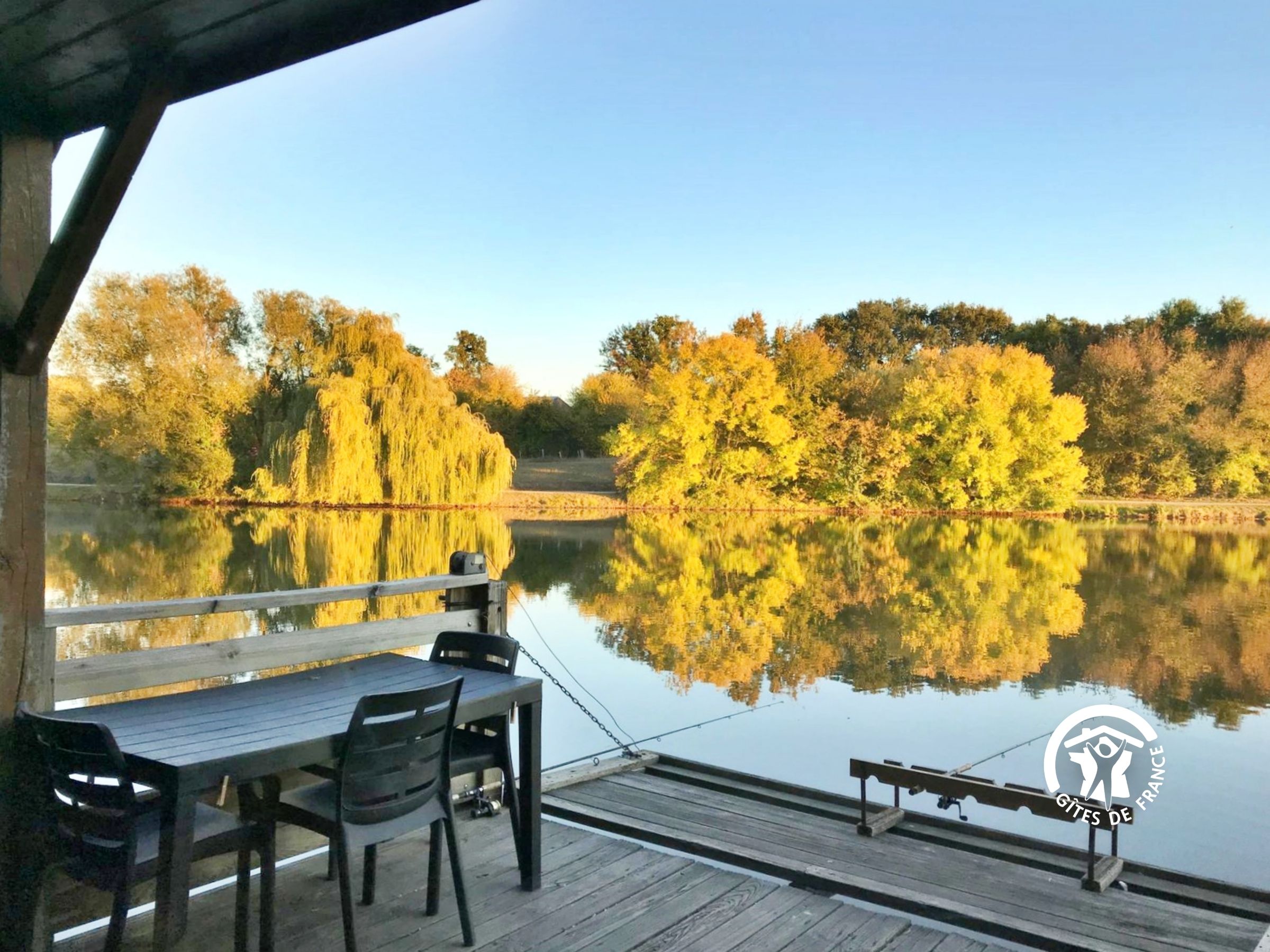 CHALET LA PERCHE, LES PIEDS DANS L&rsquo;EAU, 5-7 PERS