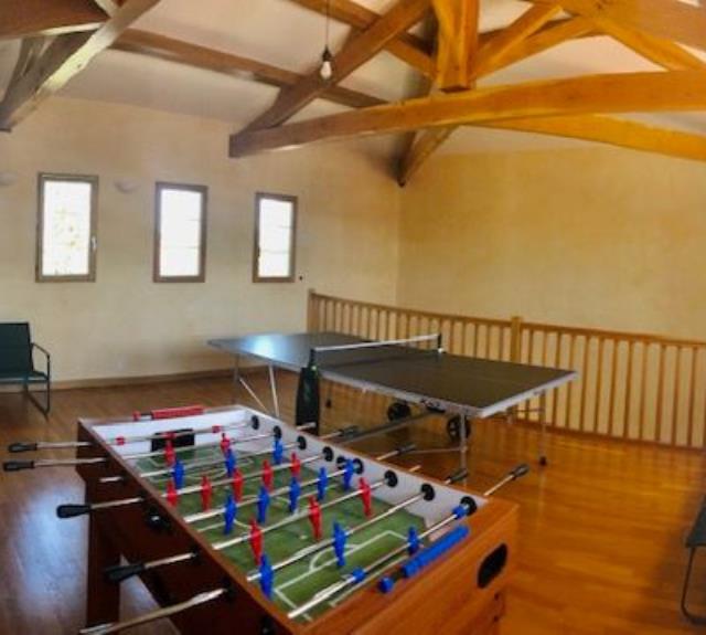 salle de jeux, mezzanine au-dessus du salon
billard, table de Ping Pong et baby foot_32