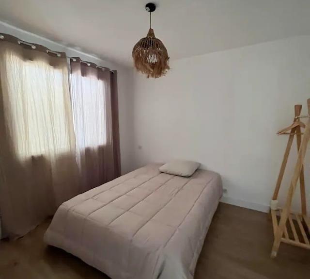 Chambre 2 (1 lit 140)_11