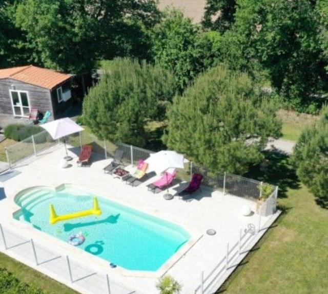Espaces communs : piscine chauffée, laverie à jetons_13