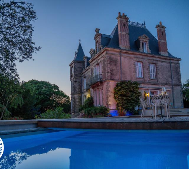 Le Château et la piscine_12