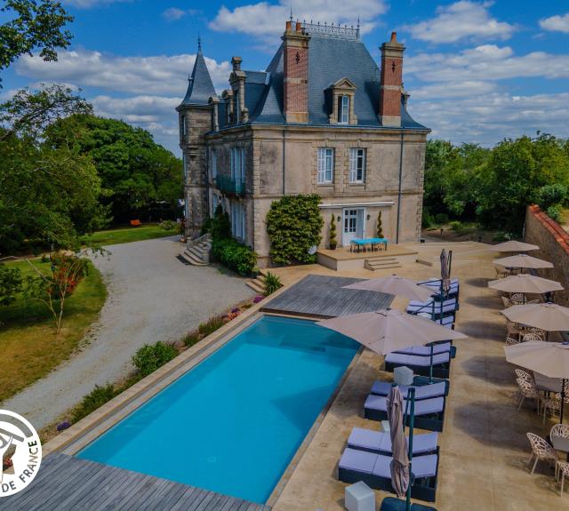 Le Château et la piscine_13
