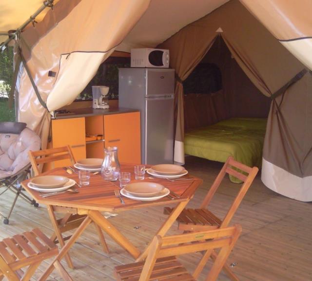 Camping la Clé des Champs Luçon Lodges Iris et Tamaris