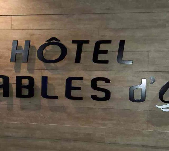 Hotel-Sables-D-O-reception