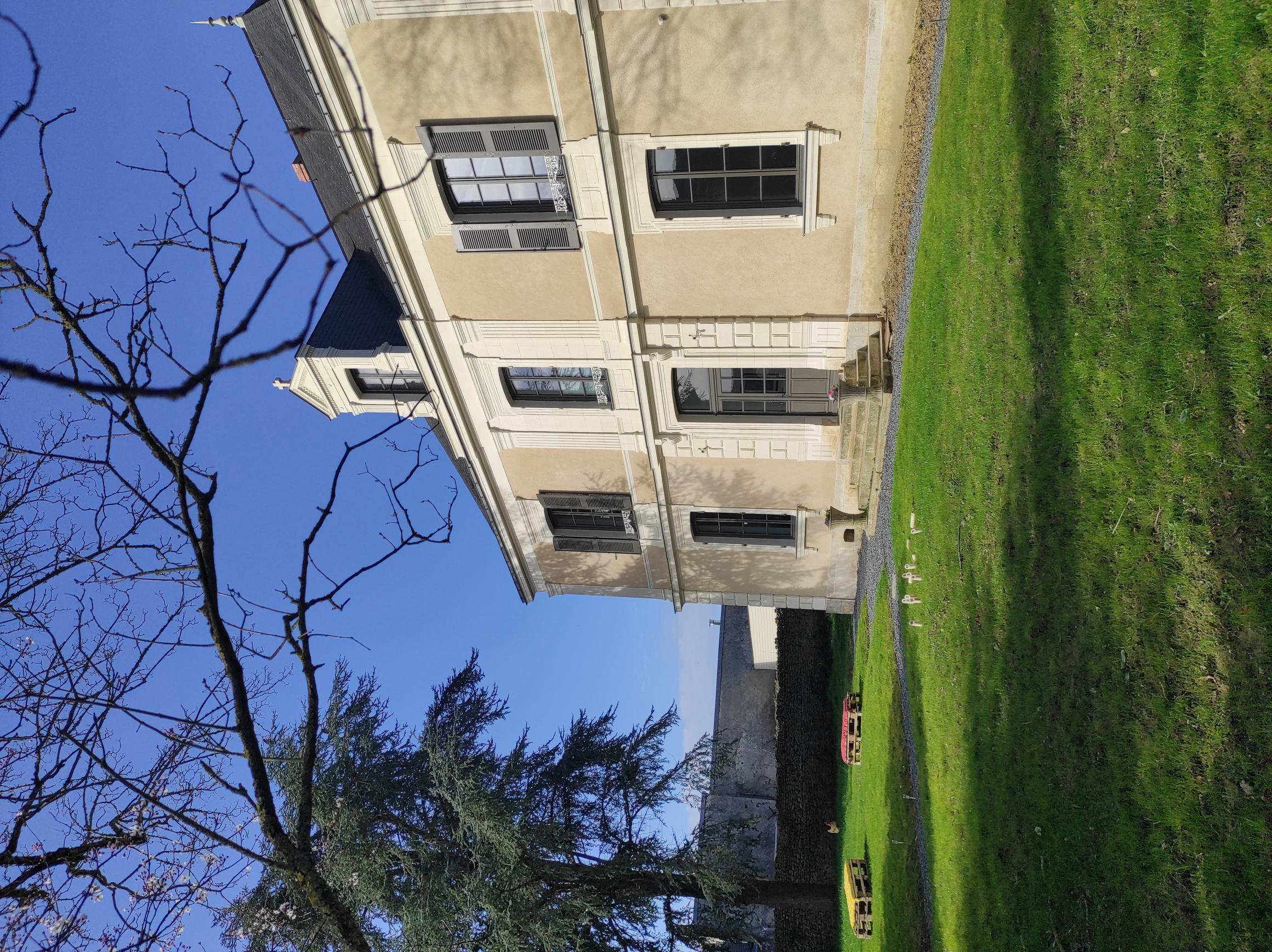Le Sacré gîte