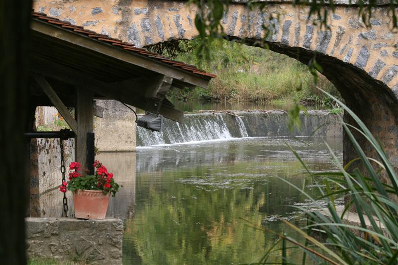 Pont piéton des XIIe-XIIIe siècles