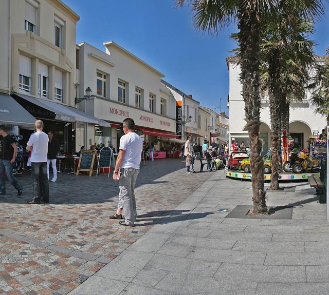 Les%20Sables%20d%20Olonne%20Pool%20RUE%20HOTEL%20DE%20VILLE