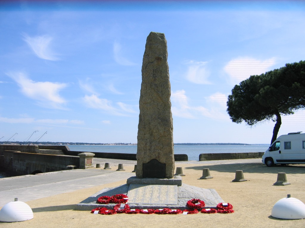 PCU44-monument-du-commando