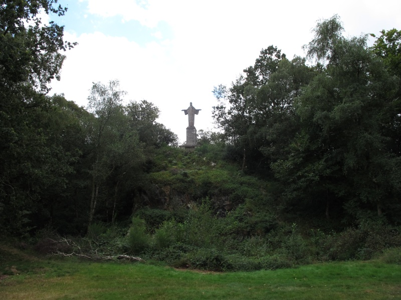 PCU53- Statue du Sacré Coeur à Torcé Viviers en Charnie