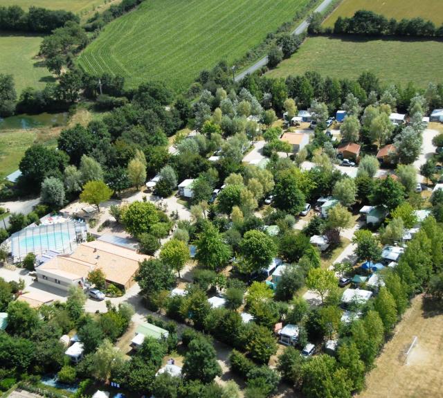 Photo-aerienne---Camping-Les-Charmes-85