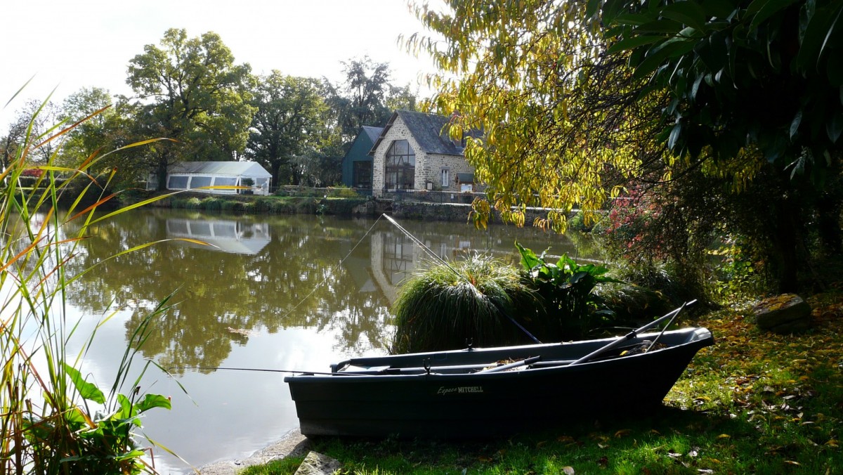 BORNE DE SERVICE CAMPING-CAR