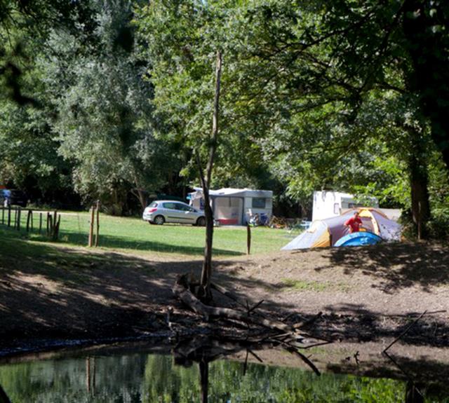 aire-de-camping-cars-camping-le-puy-babin-st-mathurin-85-accam-2