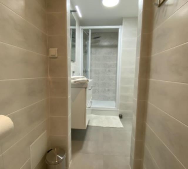 appartement-mine-residence-romaric-jard-mer-salle-eau-spacieuse