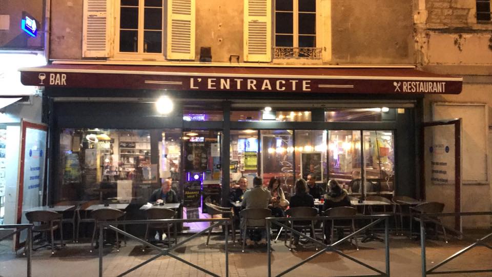 bar-l'entracte-fontenay-le-comte-85200-2