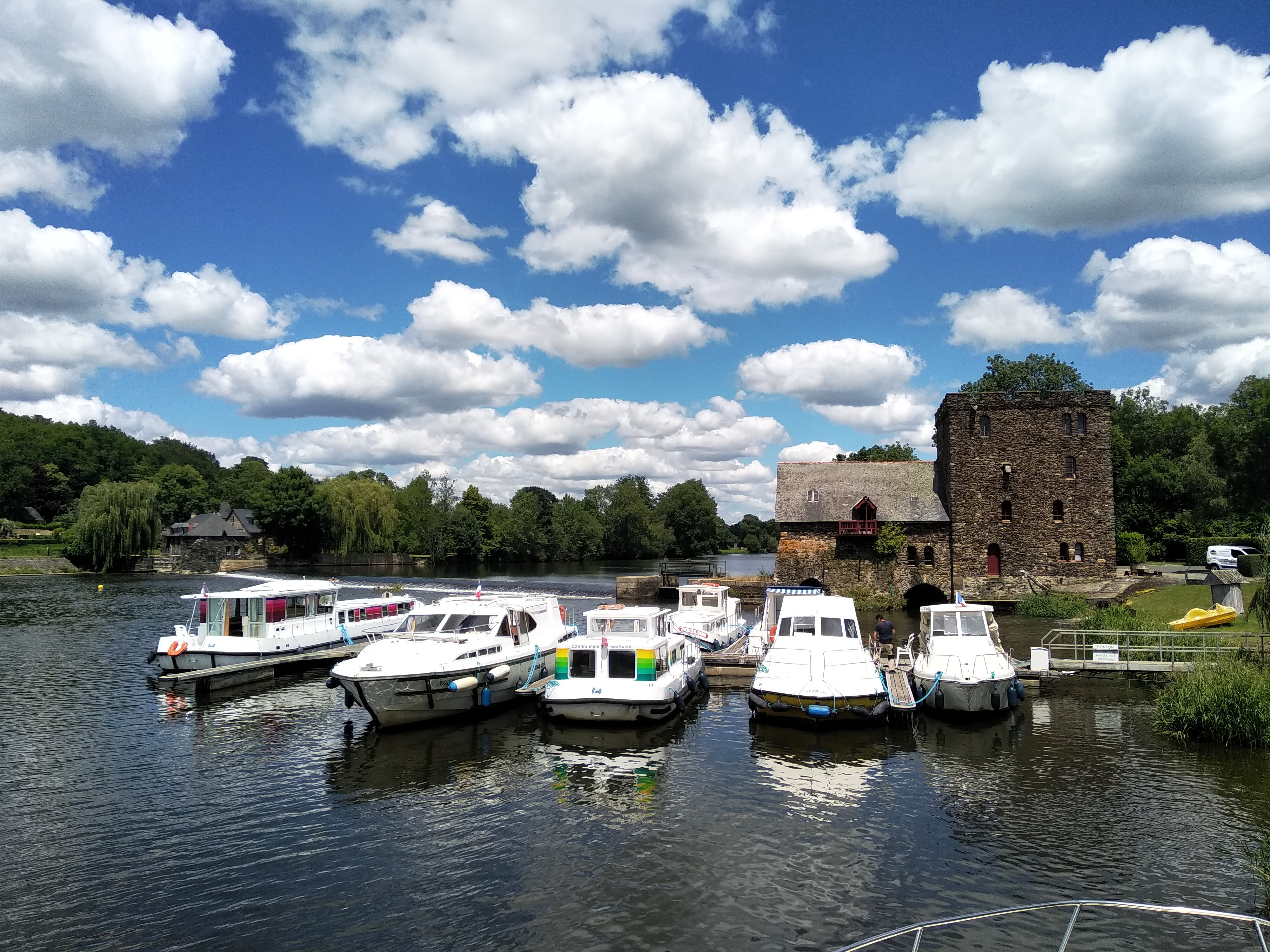 Les Canalous – Location de bateaux habitables