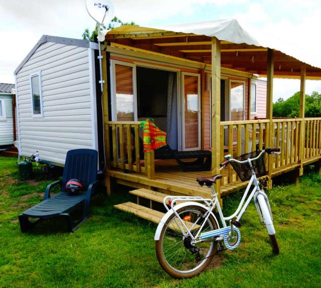 camping-angles-port-moricq-mobil-home-terrasse