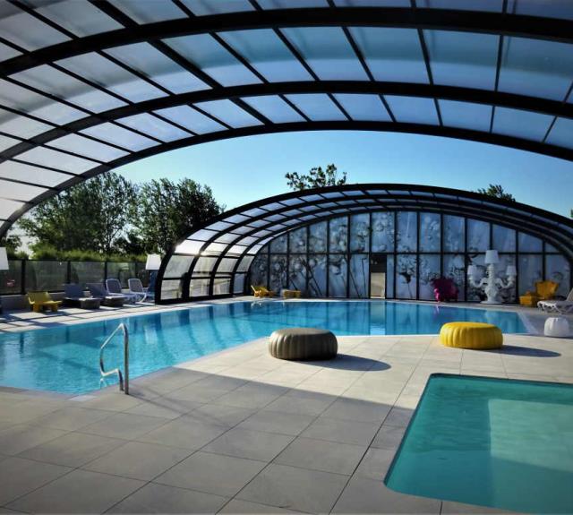 camping-angles-port-moricq-piscine exterieure-chauffee