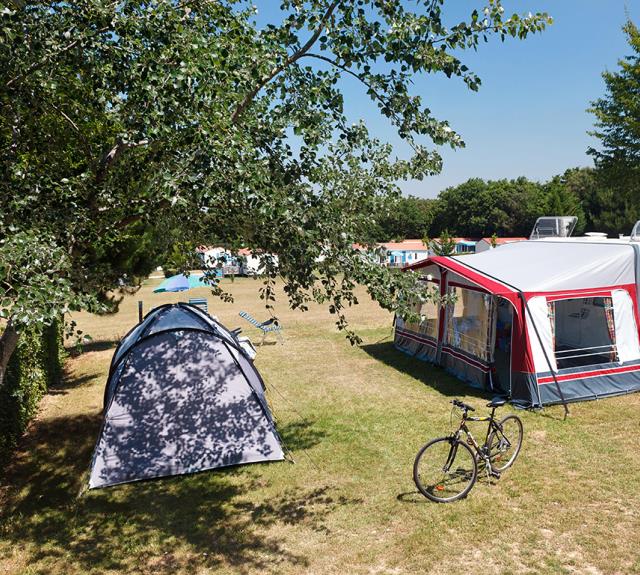 camping-castel-la-garangeoire-st-julien-des-landes-85-hpa-3