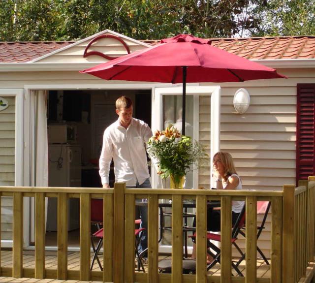 camping-givre-grisse-mobil-home-terrasse