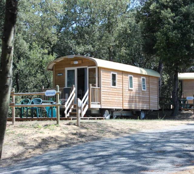 camping-jard-mer-ventouse-roulotte