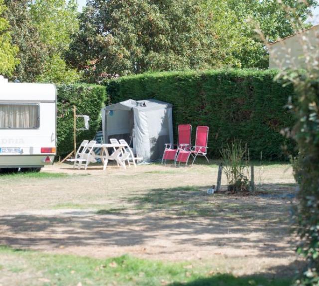 camping-la-bolee-dair-saint-vincent-sur-jard-emplacement