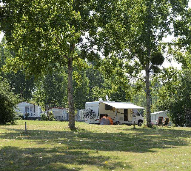 Camping le Colombier_Emplacement_St Martin Lars en Sainte Hermine