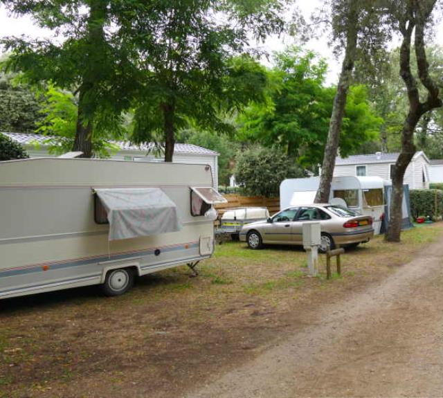 camping-longeville-mer-ramiers-emplacement-camping-car