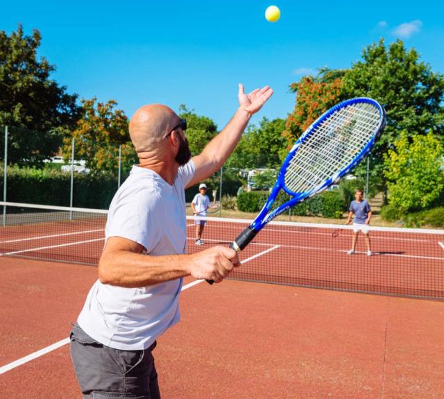 camping-st-vincent-jard-chadotel-bolee-cours-tennis
