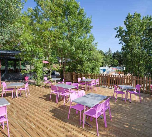 camping-talmont-st-hilaire-paradis-bar-terrasse