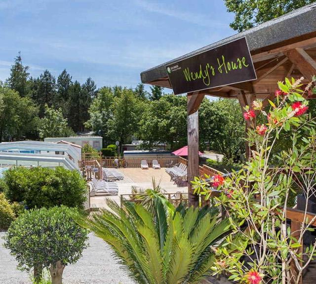 camping-talmont-st-hilaire-paradis-camping-ombrage