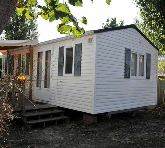 camping-talmont-st-hilaire-veillon-plage-mobil-home-terrasse