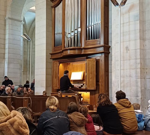 concert-orgue-marché-de-noel-vouvant-vendee-1