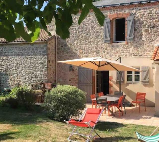 gite-laurence-garret-beaulieu-sous-la-roche-85-hlo-3