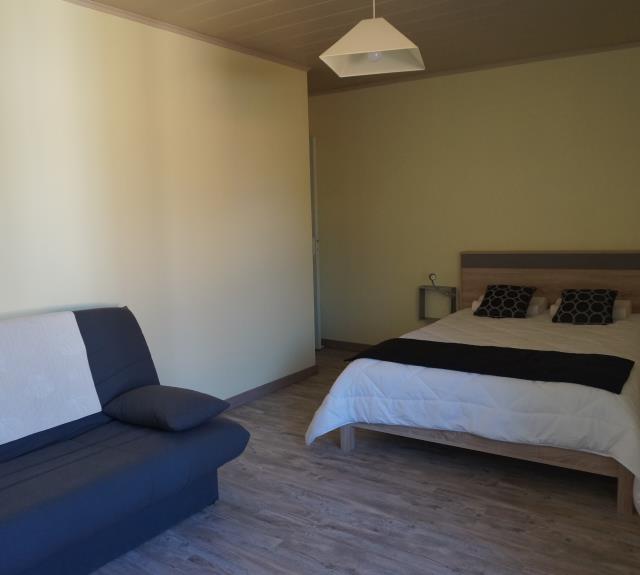 Grande Chambre 1 - Lit + Clic Clac