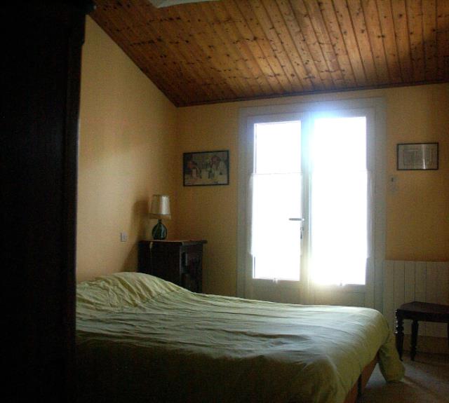 ile-de-noirmoutier-meubles-rolland-chambre-jaune-7-10332395