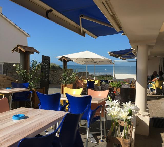 restaurant-flots-bleus-longeville-mer-terrasse