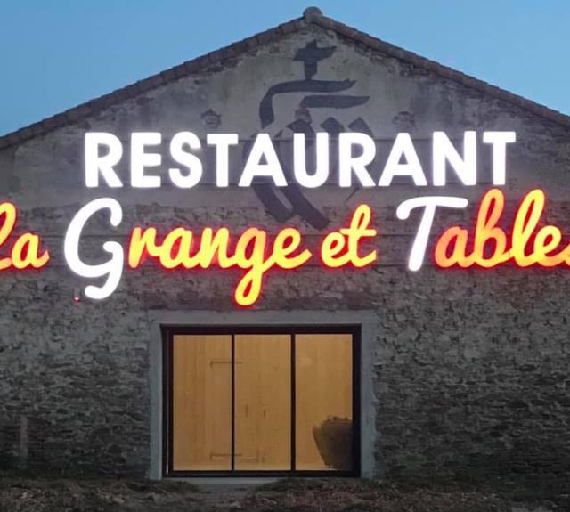 la-grange-et-tables-saint-julien-des-landes-85-res-1