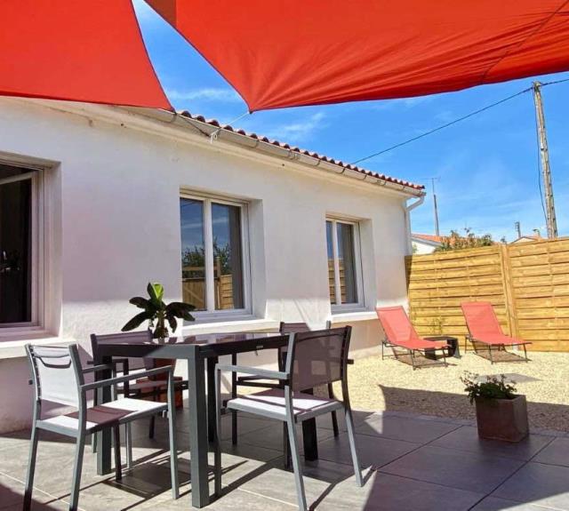 location-vacances-longeville-mer-clos-arts-cour